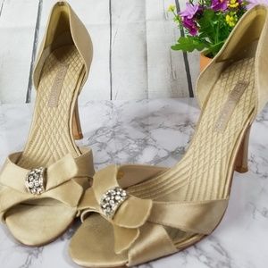 🔽Enzo Angiolini 🔽Golden Satin Bow Heels